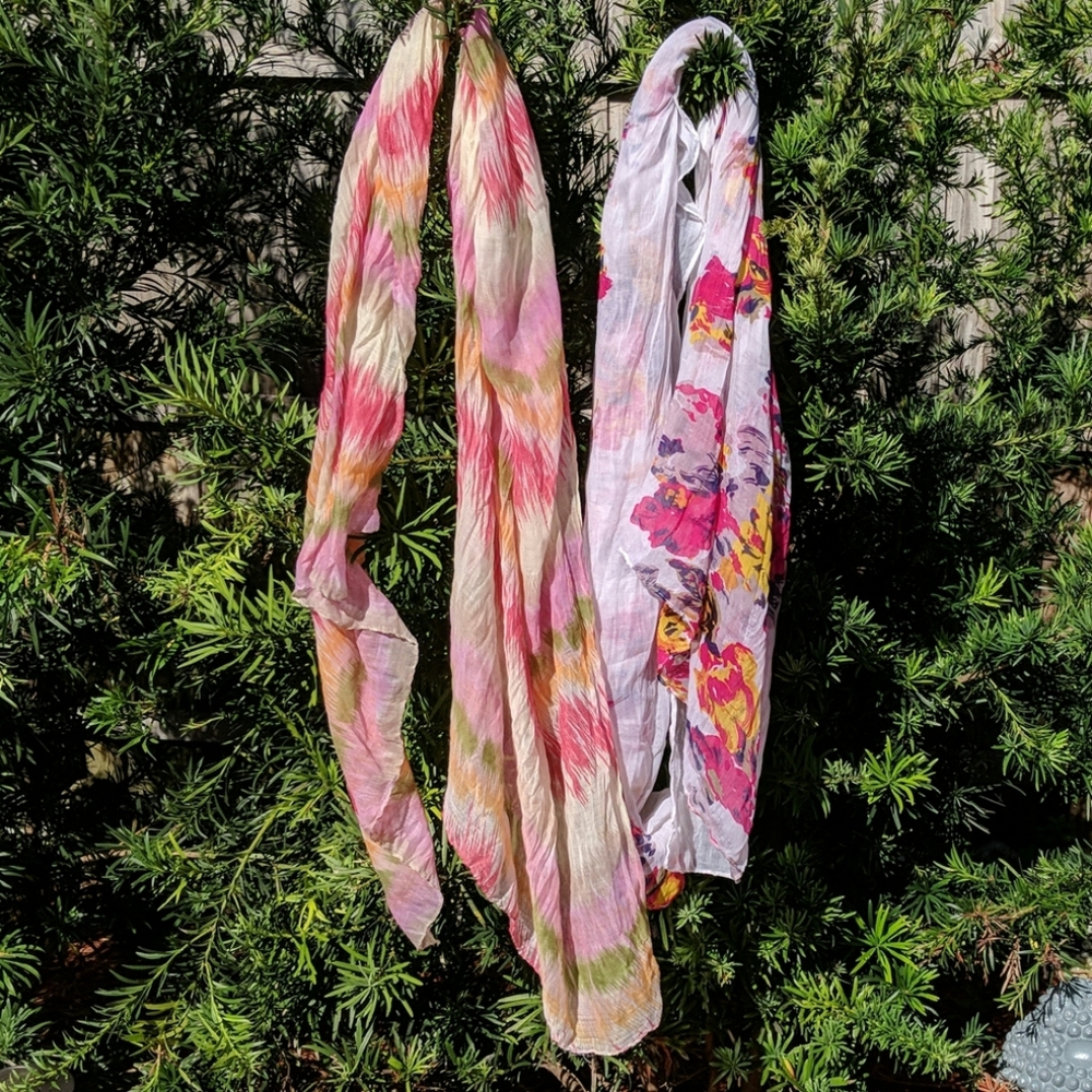 NWT Women's scarf